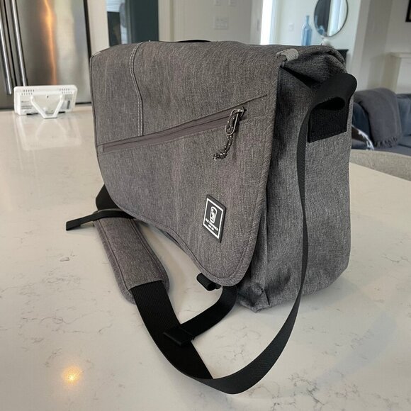 OIWAS Pack the World Waterproof Laptop Messenger Bag Grey + Black Sz OS NWOT - Picture 2 of 13